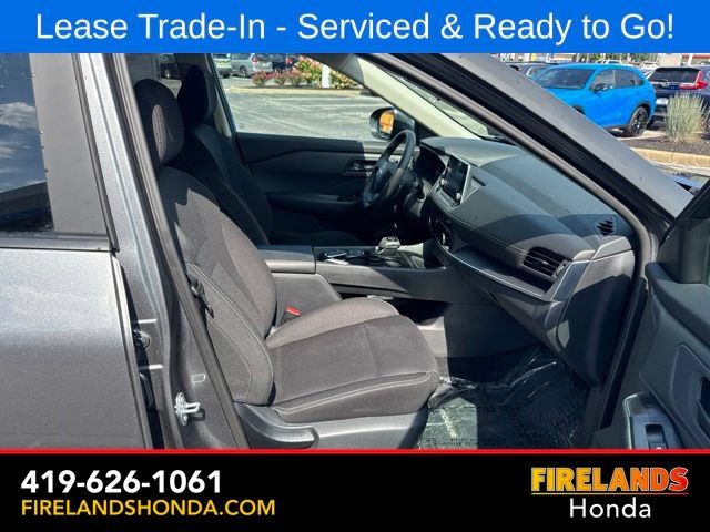 Used 2025 Nissan Rogue S FWD image 31