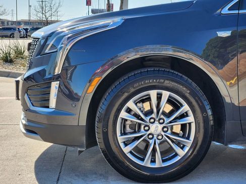 Used 2023 Cadillac XT5 Premium Luxury w/ Technology Package FWD image 8