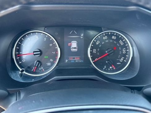 Used 2022 Toyota RAV4 XLE Premium image 22