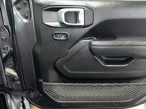 Used 2024 Jeep Wrangler Unlimited Sport AWD/4WD image 31