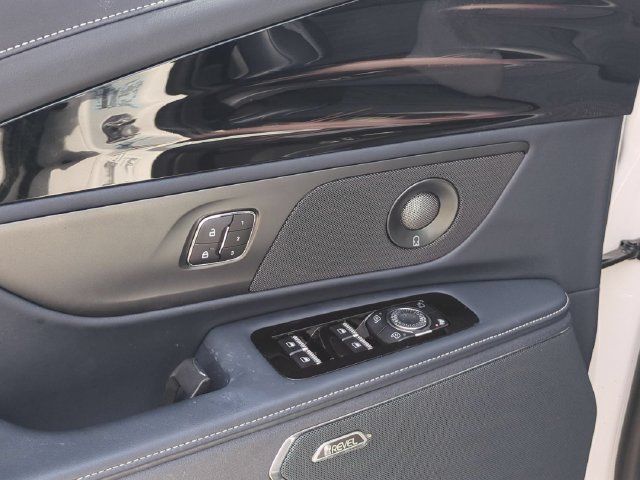 Used 2025 Lincoln Nautilus Reserve AWD/4WD image 24