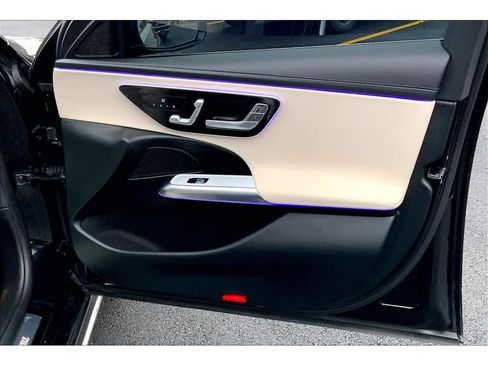 Used 2025 Mercedes-Benz E 350 4MATIC Sedan image 25