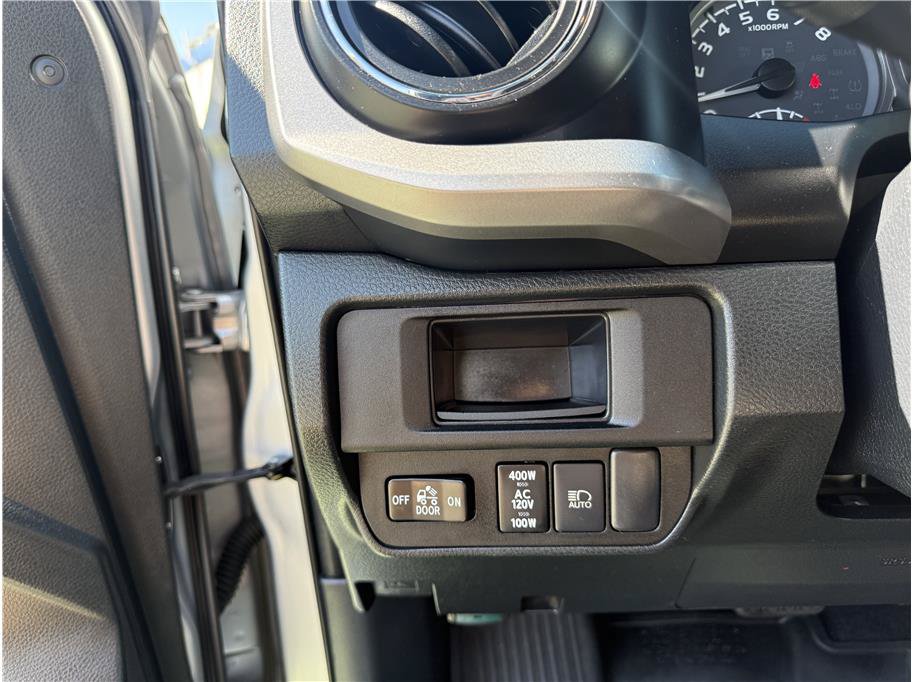 Used 2019 Toyota Tacoma Limited AWD/4WD image 32