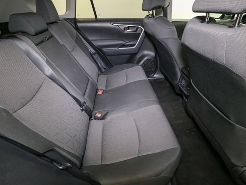 Used 2025 Toyota RAV4 XLE AWD/4WD image 19