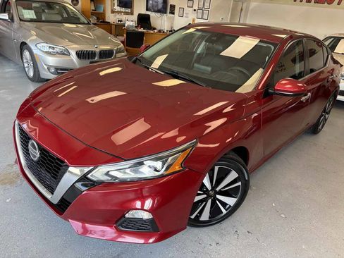 Used 2021 Nissan Altima 2.5 SV image 9