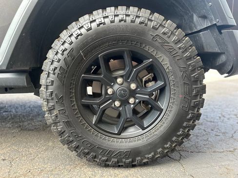 Used 2018 Jeep Wrangler Unlimited Rubicon w/ LED Lighting Group AWD/4WD image 9