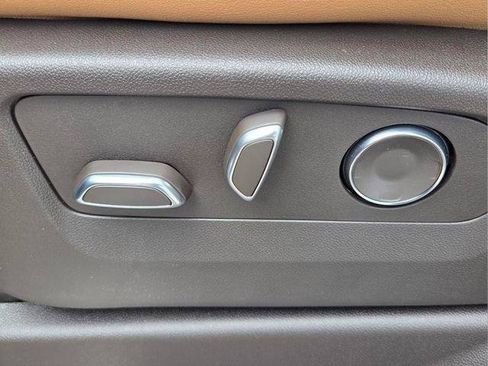 New 2026 Cadillac Escalade Luxury AWD/4WD image 16