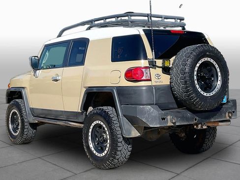 Used 2011 Toyota FJ Cruiser 4WD w/ Upgrade Pkg image 11