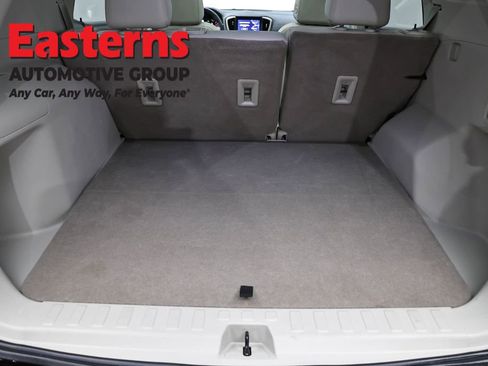 Used 2022 GMC Terrain Denali w/ Denali Premium Package AWD/4WD image 9