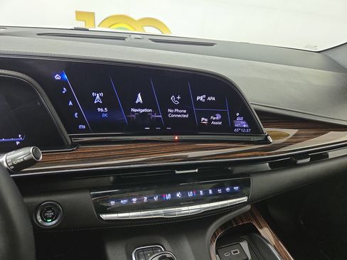 Used 2023 Cadillac Escalade ESV Premium Luxury w/ LPO, Floor Liner Package AWD/4WD image 24