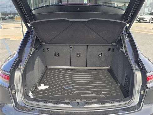 Used 2023 Porsche Macan Turbo image 13