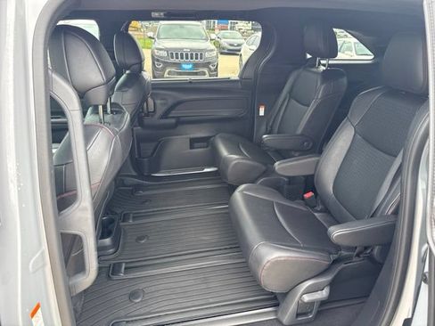 Certified 2025 Toyota Sienna XSE w/ XSE Plus Package FWD image 12