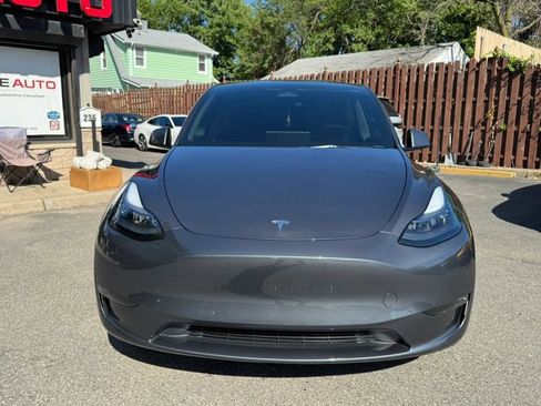 Used 2023 Tesla Model Y Long Range AWD/4WD image 2