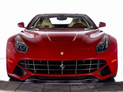 Used 2016 Ferrari F12 Berlinetta image 14