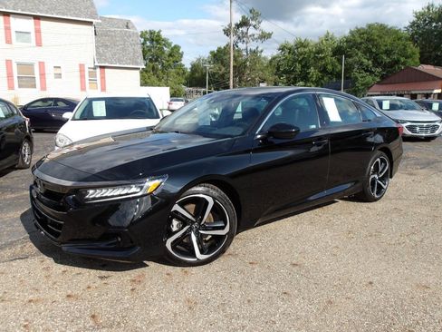Used 2022 Honda Accord Sport image 2