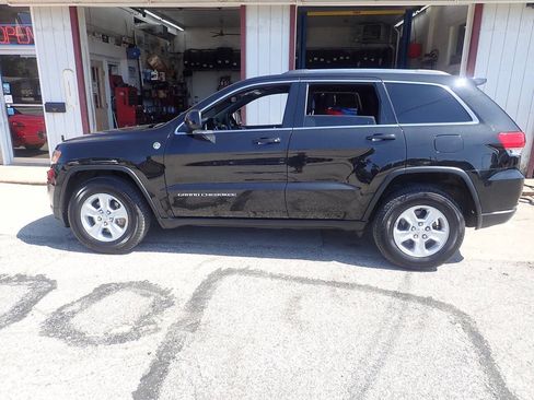 Used 2014 Jeep Grand Cherokee Laredo w/ Quick Order Package 23E AWD/4WD image 15