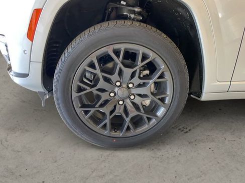 New 2025 Jeep Grand Cherokee L Summit w/ Advanced Protech Group IV image 14