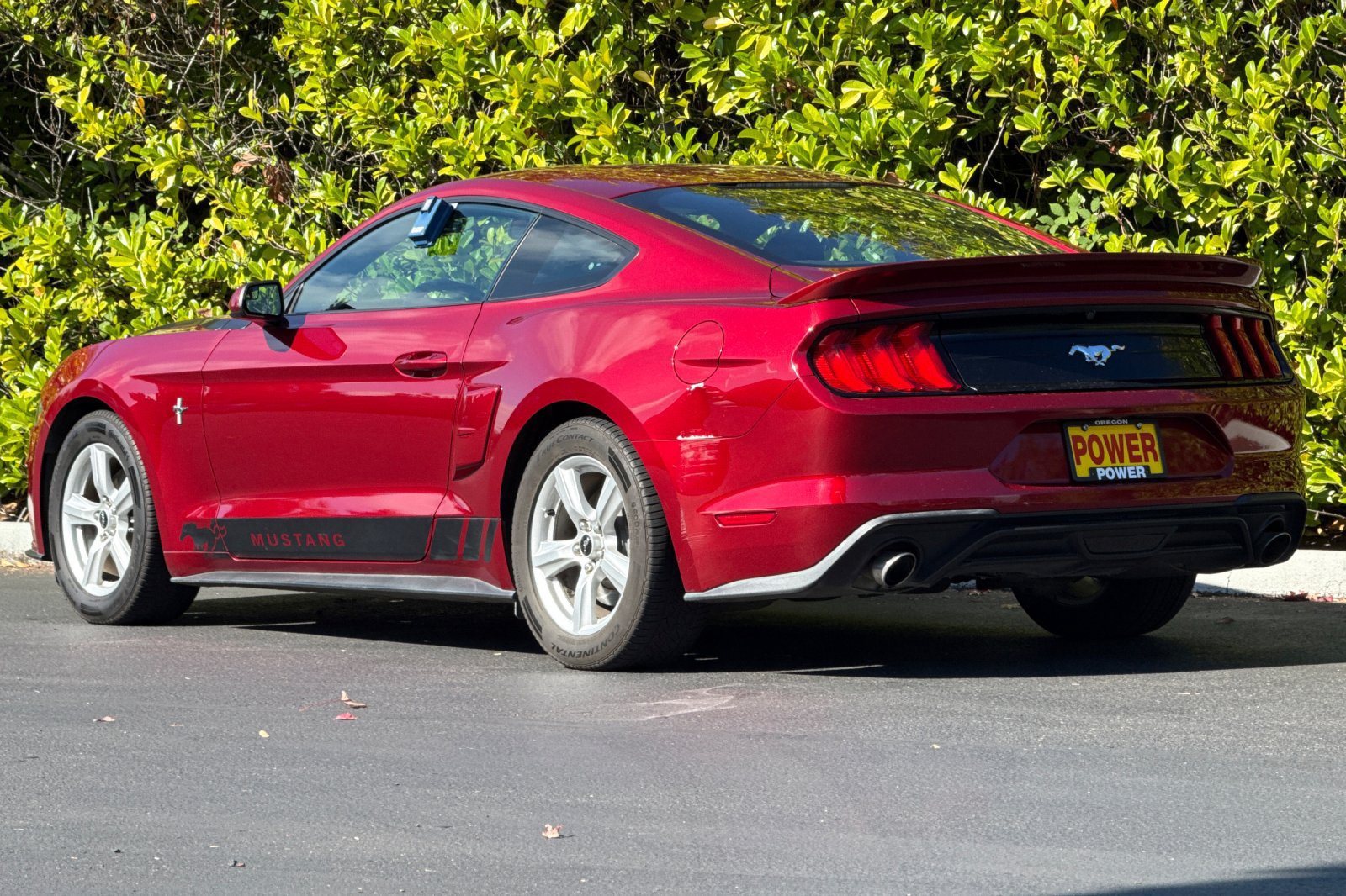Used 2018 Ford Mustang Coupe RWD image 6
