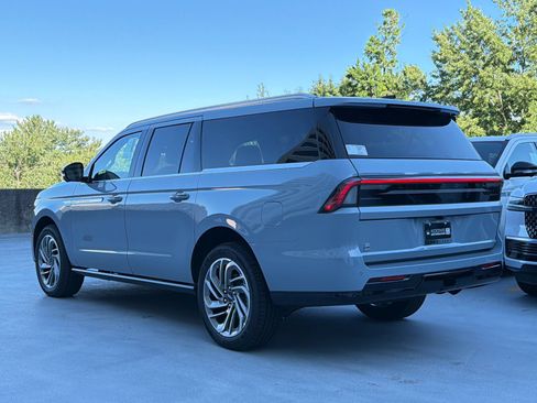 New 2026 Lincoln Navigator L Reserve AWD/4WD image 6