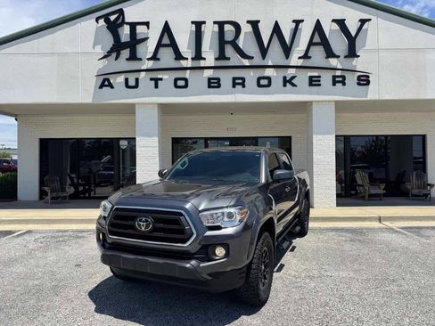 Used 2021 Toyota Tacoma SR5 RWD image 36