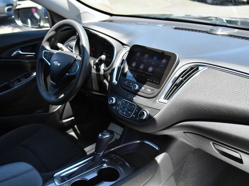 Used 2020 Chevrolet Malibu LT FWD image 40