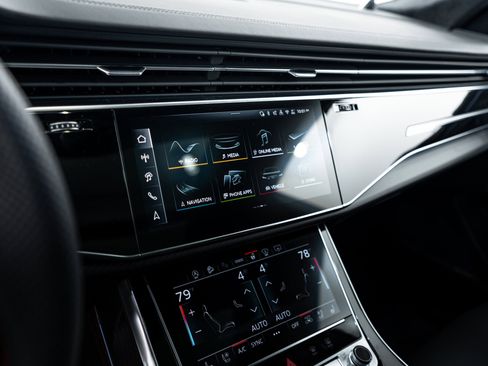 New 2026 Audi RS Q8 performance image 12