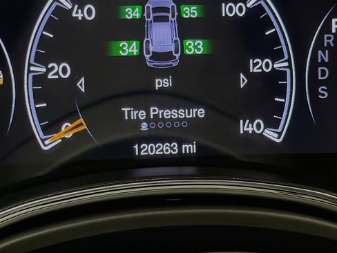 Used 2014 Jeep Grand Cherokee Overland image 8