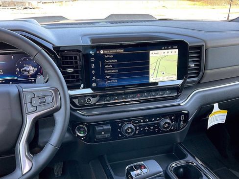 Certified 2025 Chevrolet Silverado 1500 ZR2 w/ Technology Package image 9