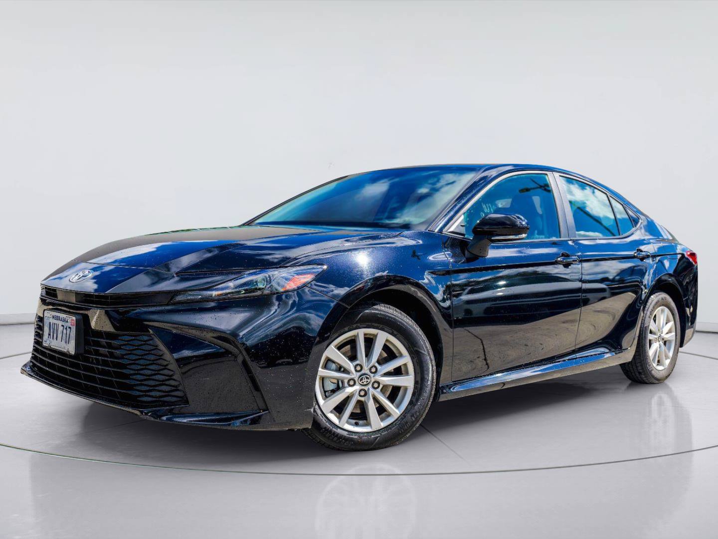 Used 2025 Toyota Camry LE FWD image 1