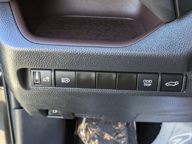 Used 2023 Toyota RAV4 Limited AWD/4WD image 23