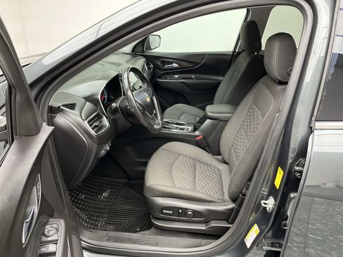 Used 2018 Chevrolet Equinox LT image 3