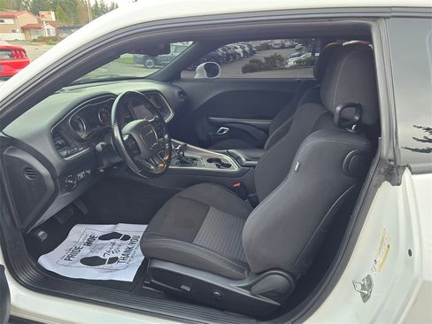 Used 2022 Dodge Challenger R/T image 17