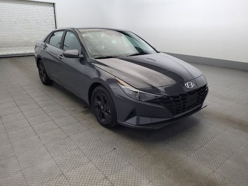 Used 2023 Hyundai Elantra Blue image 13