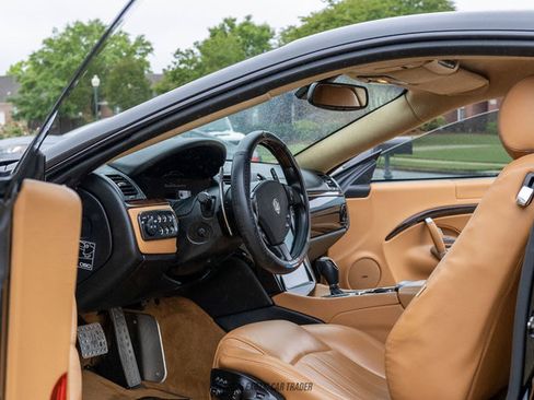 Used 2011 Maserati GranTurismo S RWD image 27