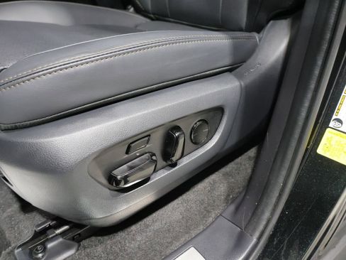 Used 2024 Lexus GX 550 image 12