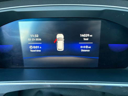 Certified 2022 Volkswagen Tiguan SE image 2