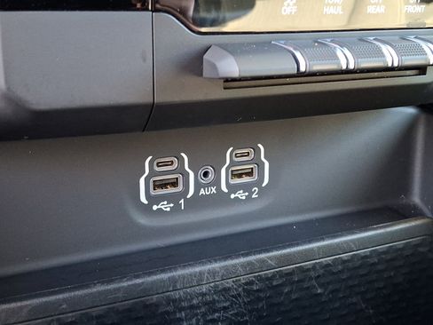 Used 2022 RAM 1500 Big Horn AWD/4WD image 16