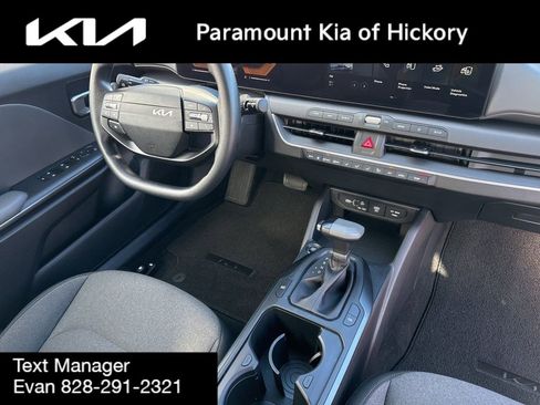 Used 2025 Kia K4 LXS image 29