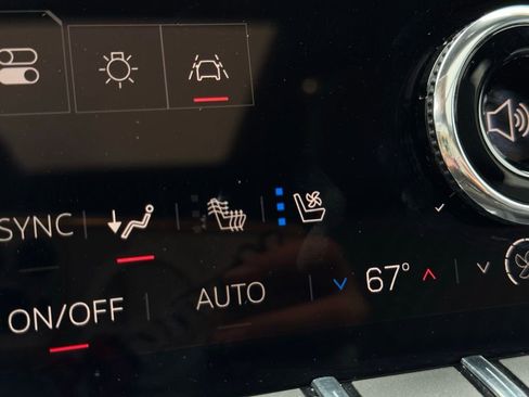 Used 2025 GMC Acadia Denali w/ Super Cruise Package FWD image 4