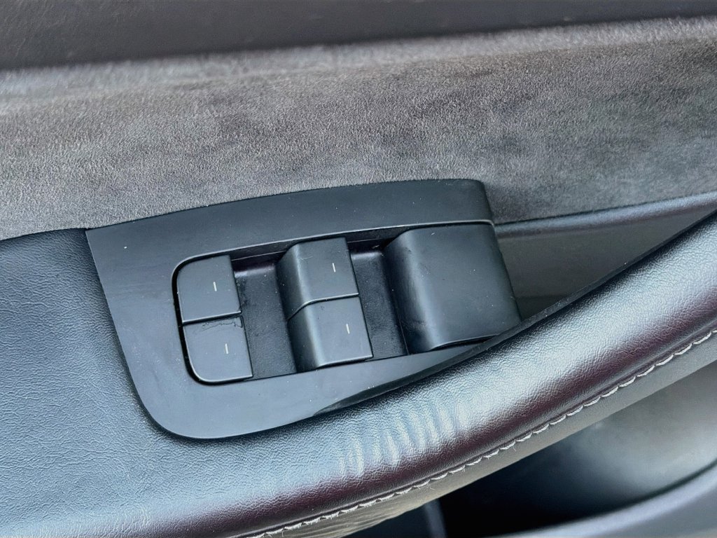 Used 2022 Tesla Model Y Performance AWD/4WD image 18