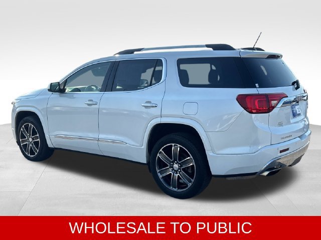 Used 2017 GMC Acadia Denali w/ Technology Package FWD image 4