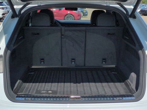 Used 2019 Audi Q8 Premium Plus w/ Premium Plus image 43