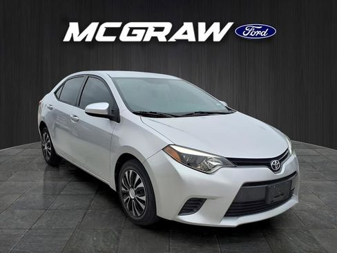 Used 2016 Toyota Corolla LE image 2