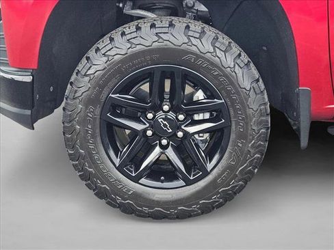 Used 2021 Chevrolet Silverado 1500 LT Trail Boss w/ Convenience Package II image 23