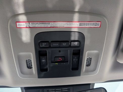 Used 2025 Toyota Camry XLE FWD image 22