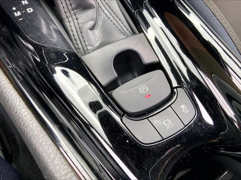 Used 2021 Toyota C-HR XLE image 31