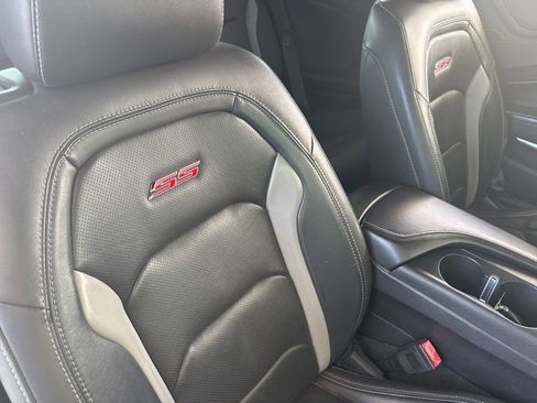 Used 2018 Chevrolet Camaro SS RWD image 16