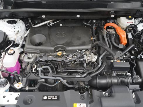 Used 2025 Toyota RAV4 XLE AWD/4WD image 29