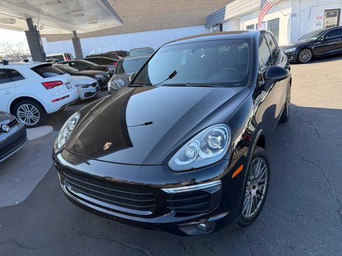 Used 2017 Porsche Cayenne Platinum Edition AWD/4WD image 4