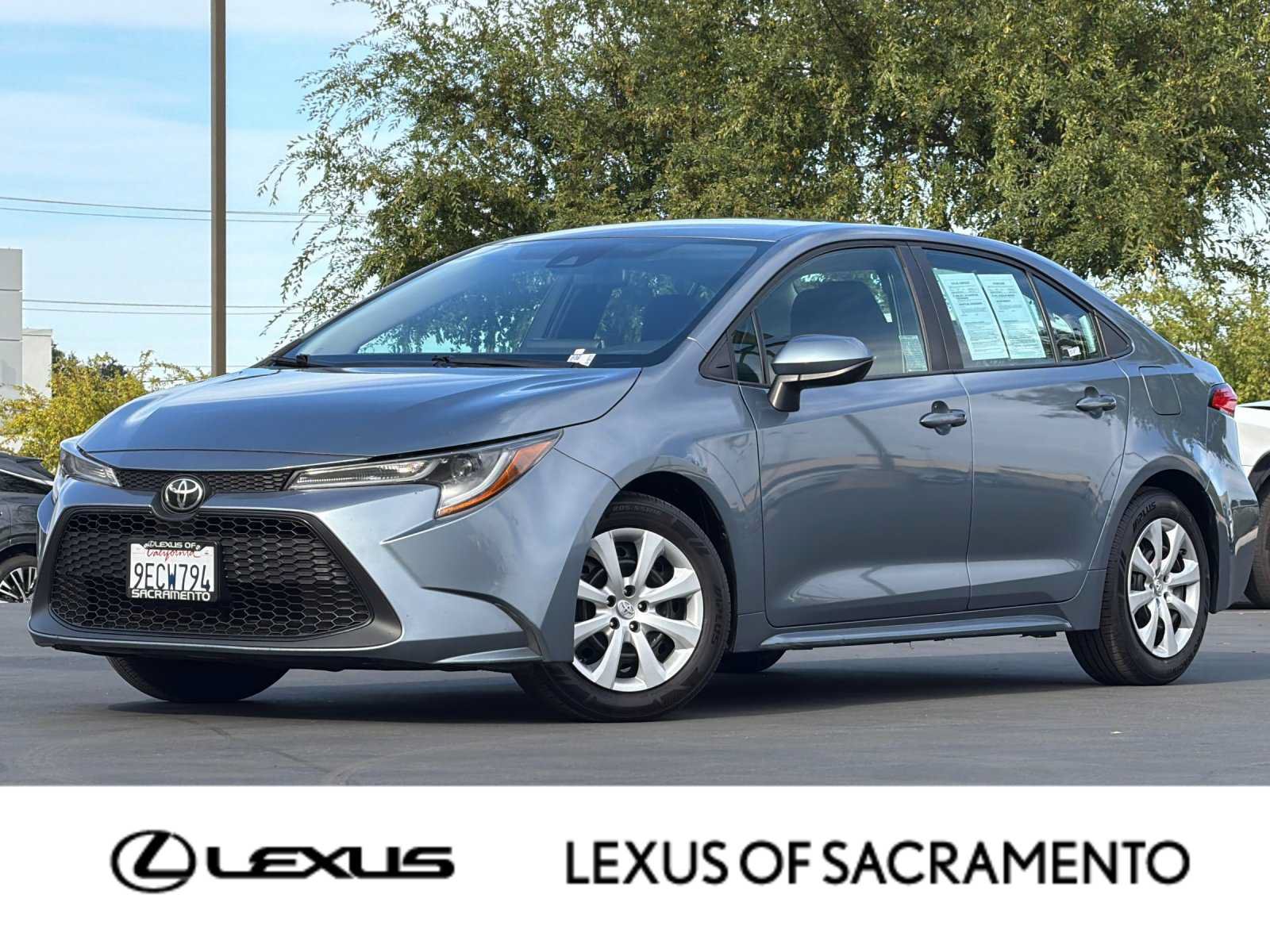 Used 2021 Toyota Corolla LE FWD image 1